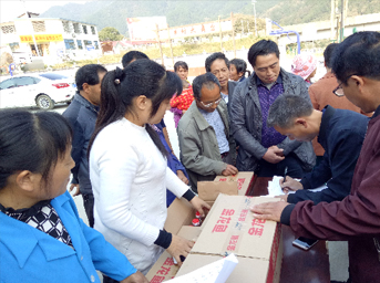 情系毛畈村，将党建工作深入地方扶贫 
